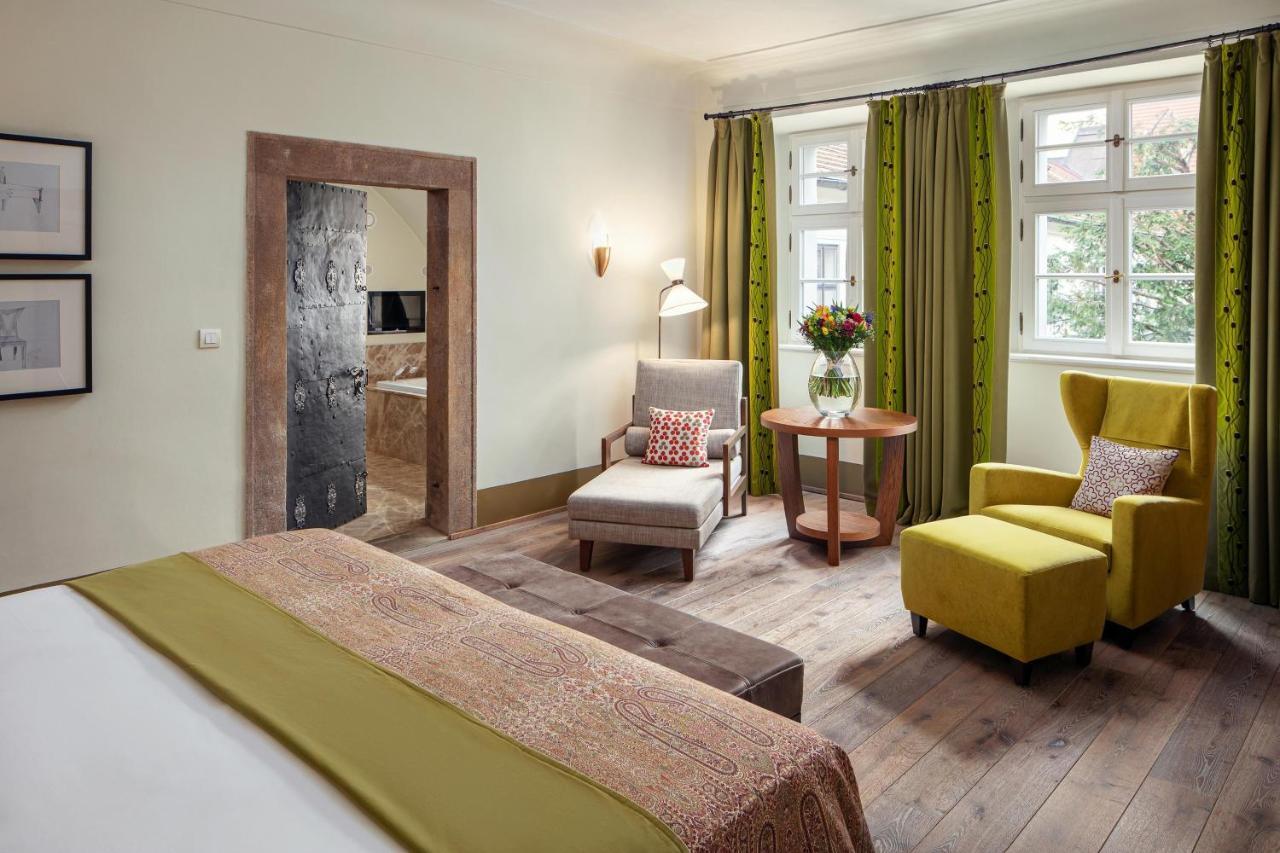 ออกัสติน อะ ลักชัวรี คอลเลคชั่น โฮเต็ล ปร้าก Hotel ปราก ภายนอก รูปภาพ